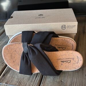 Cloudsteppers by Clarks Black Knot Slide Sandals